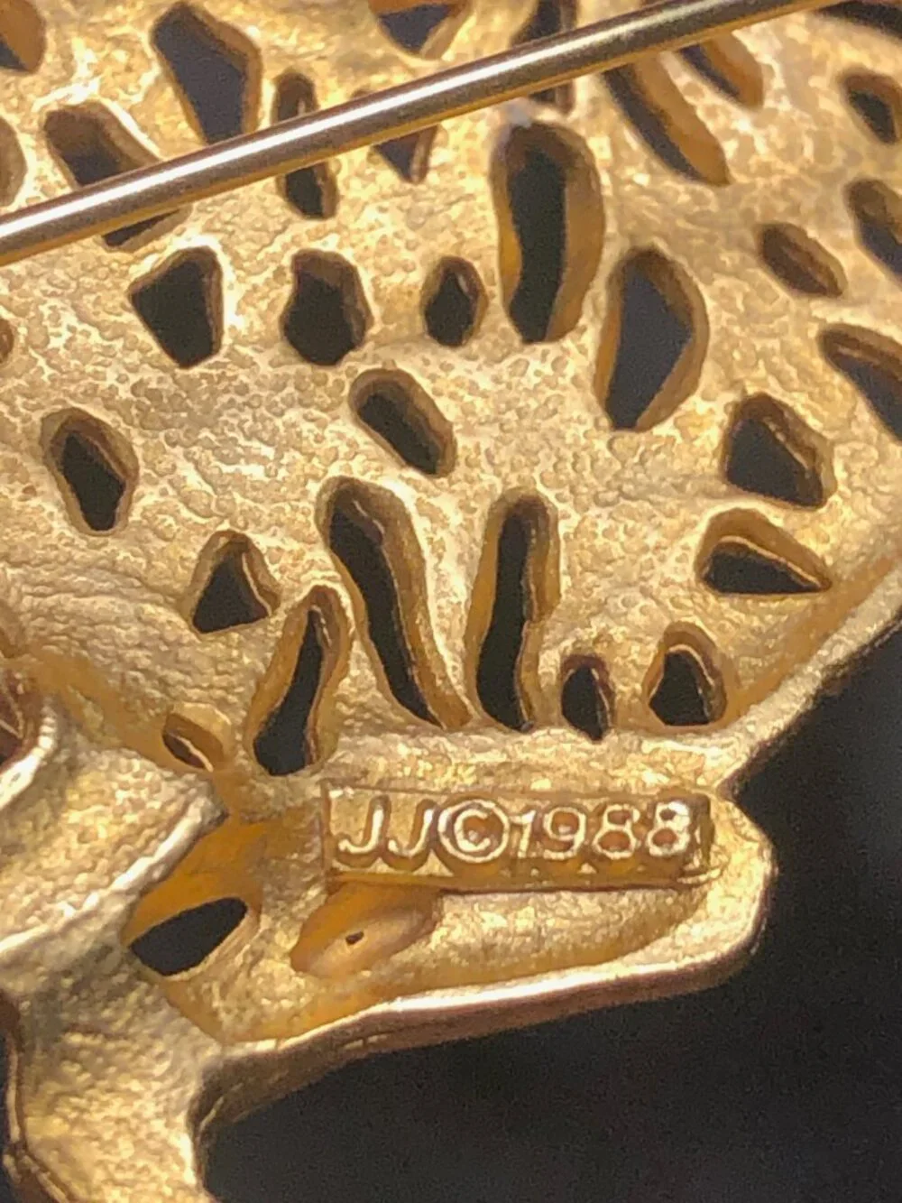 Vintage 1988 JJ Jonette Abstract Gold Tone Open Work Horse Equestrian Brooch Pin